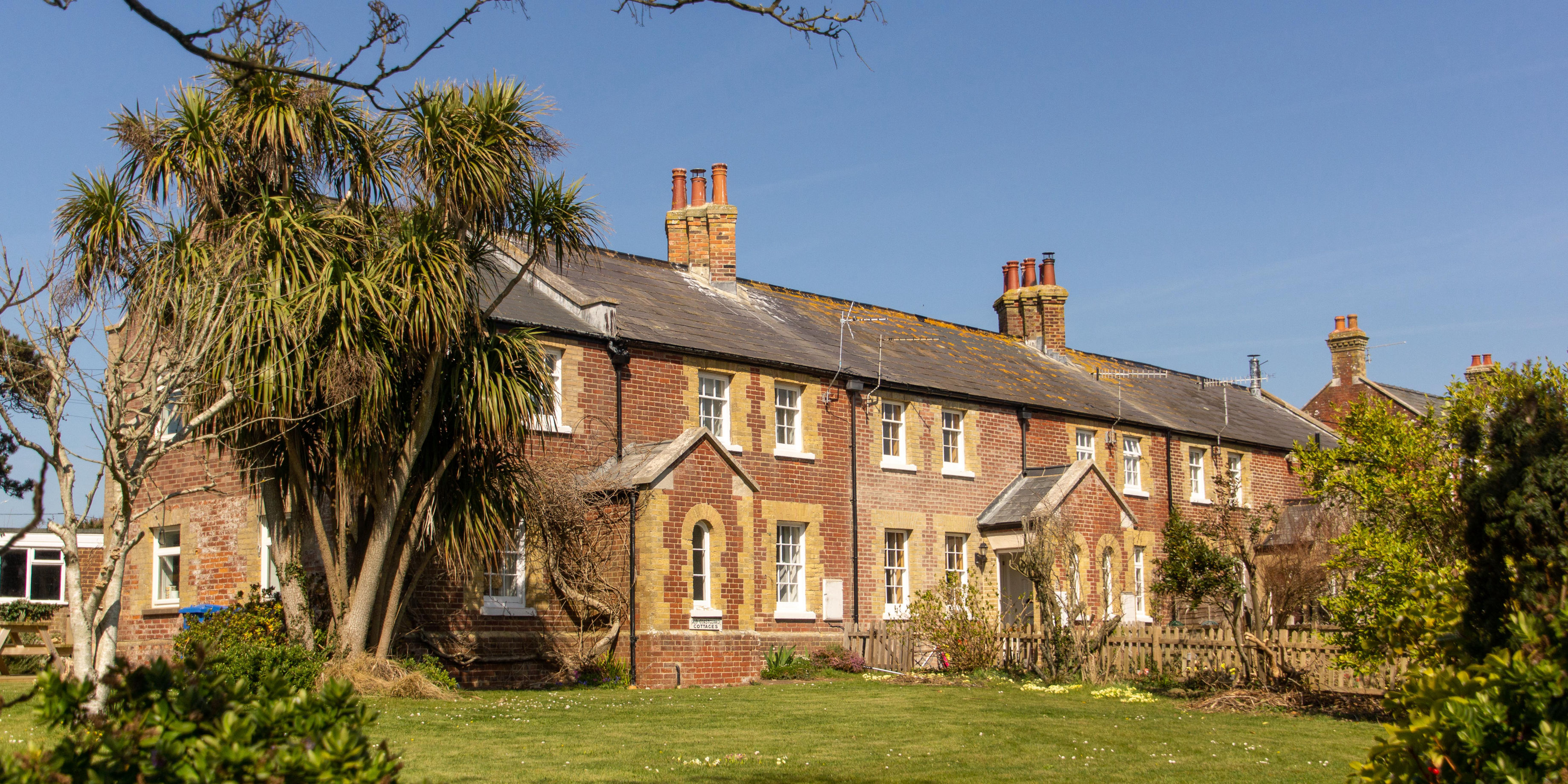 Coastguard Cottages - Coastguard Lane